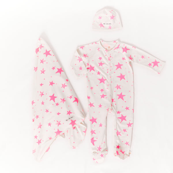 noé & zoë berlin neon pink stars baby gift set- for your favorite little star! noé & zoë berlin now available at kodomo boston.